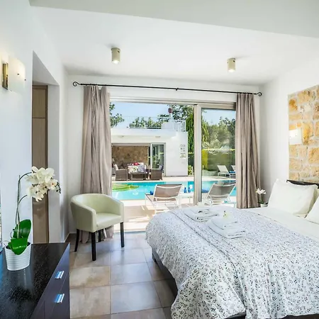 Stephanos Villa *